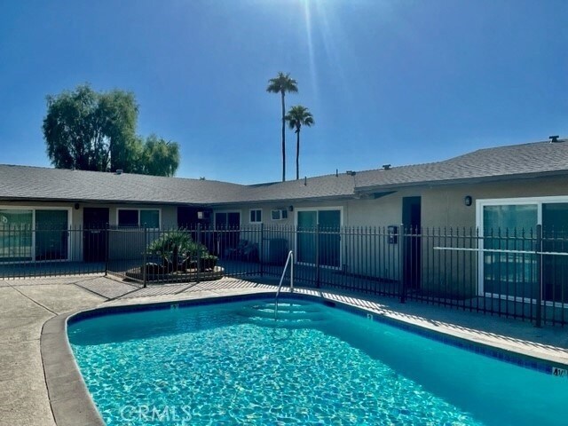 685 E Vista Chino, Unit 1 in Palm Springs, CA - Building Photo - Building Photo