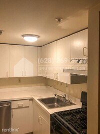 1402 E Baltimore St photo'