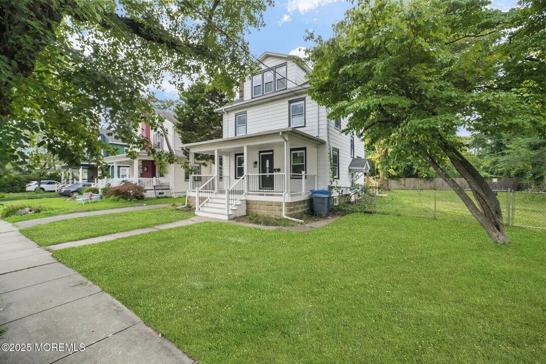 9 McPhelin Ave in Cherry Hill Township, NJ - Building Photo
