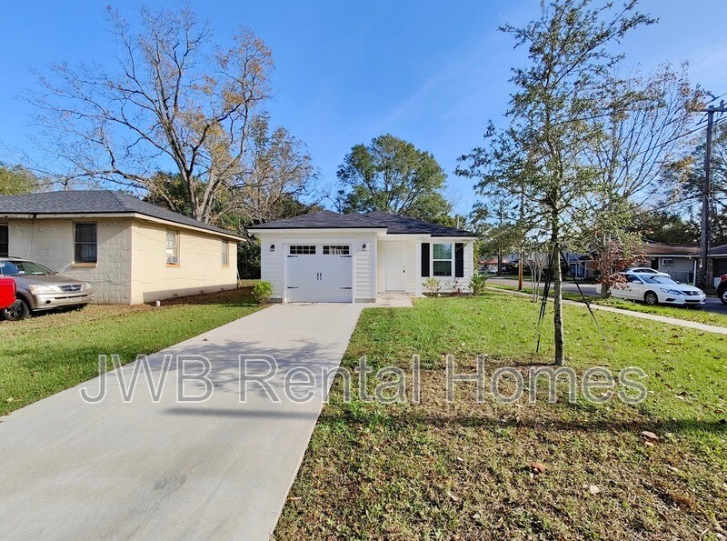 837 Baker Ave in Jacksonville, FL - Building Photo