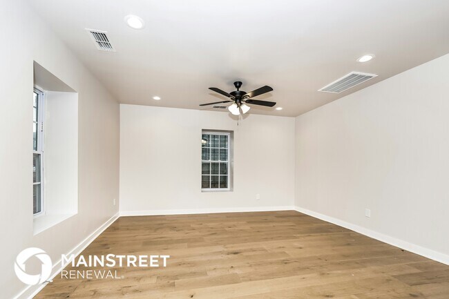 815 Lena St in Nashville, TN - Foto de edificio - Building Photo