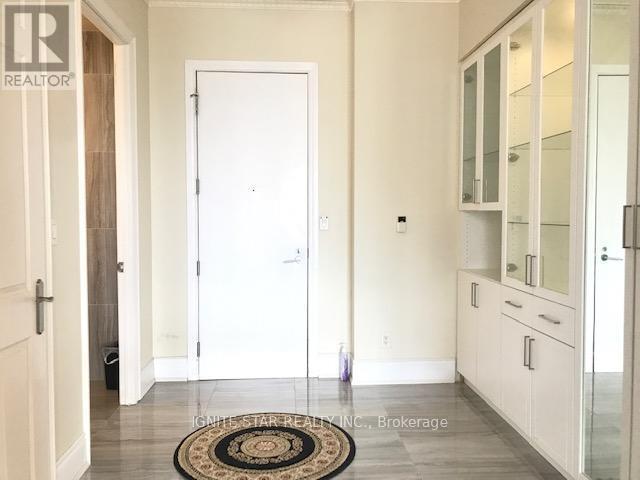 3880 Duke of York Blvd in Mississauga, ON - Building Photo - Building Photo