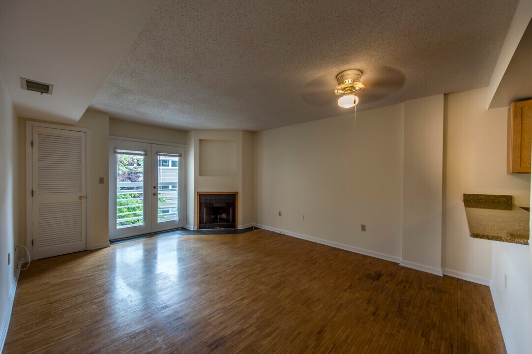 340 Franklin St, Unit 405 in Cambridge, MA - Building Photo