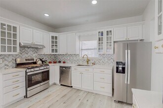 829 Lake Bluff Dr, Unit 13-13-305 in Flower Mound, TX - Building Photo - Building Photo