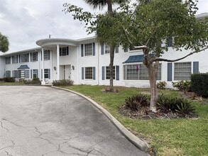 2161 NE 68th St, Unit 303 in Fort Lauderdale, FL - Building Photo - Building Photo