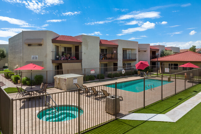 Irvine Park Condominiums in Scottsdale, AZ - Building Photo - Building Photo