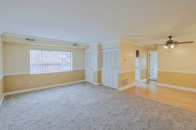 903 - 923 Mount Royal Blvd in Pittsburgh, PA - Building Photo - Interior Photo