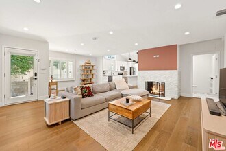 11642 Acama St in Los Angeles, CA - Building Photo - Building Photo