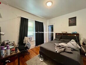 102 W Adams St, Unit 2 in Somerville, MA - Building Photo - Building Photo