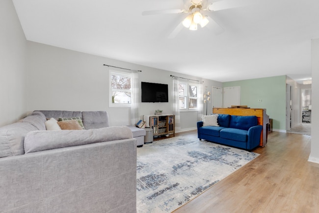 14 Holden Rd in Columbia City, IN - Building Photo - Building Photo