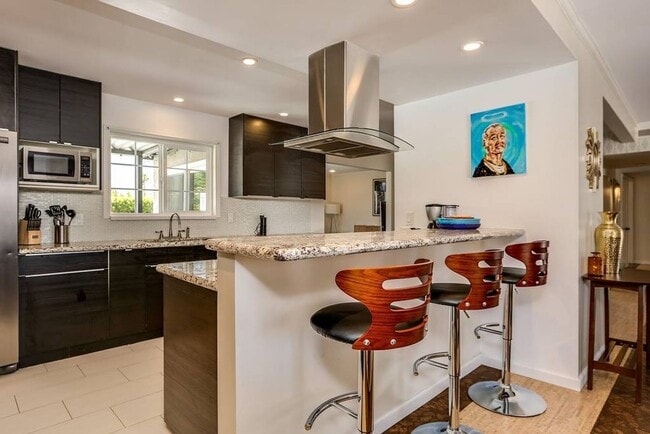 2415 E Finley Rd in Palm Springs, CA - Foto de edificio - Building Photo