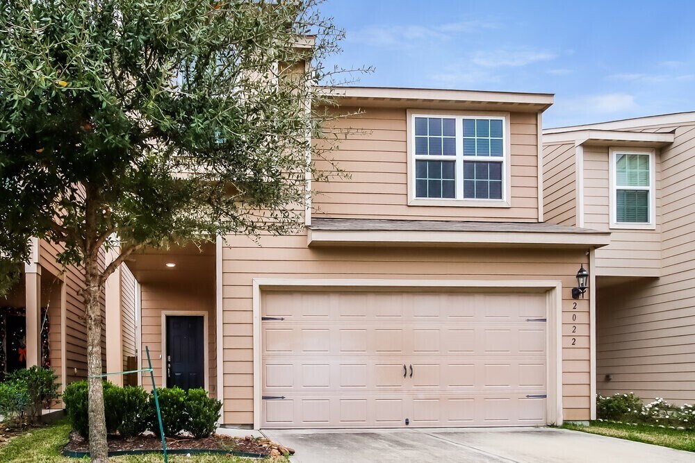 2022 Sweet Lilac Dr in Houston, TX - Building Photo