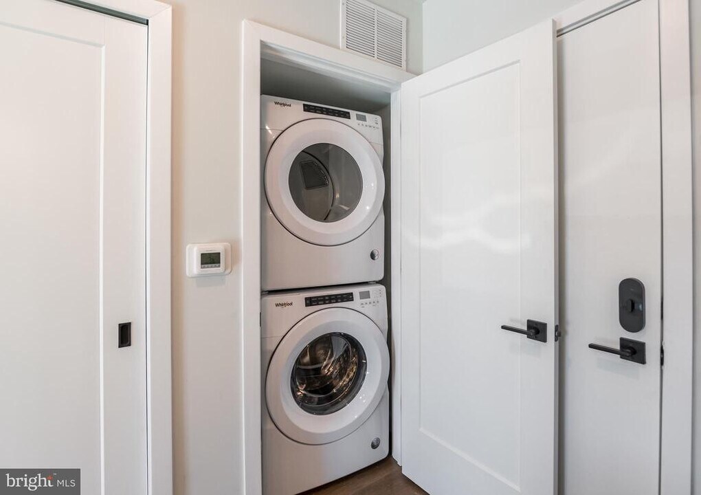 1102 Germantown Ave in Philadelphia, PA - Building Photo