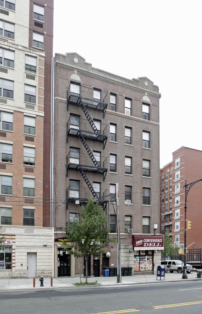 400 E 161st St in Bronx, NY - Foto de edificio - Building Photo