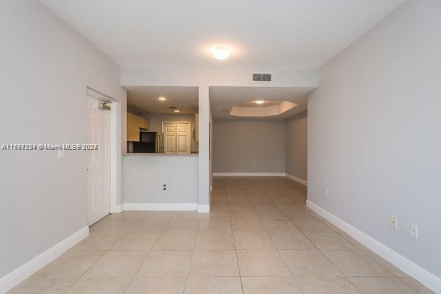 6520 NW 114th Ave, Unit 1620 in Doral, FL - Building Photo