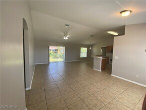 2213 SW 4th St in Cape Coral, FL - Foto de edificio - Building Photo