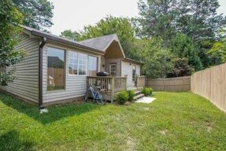 2220 Lenox Rd NE in Atlanta, GA - Building Photo - Building Photo