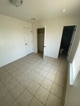8487 Roseway Dr, Unit A in El Paso, TX - Foto de edificio - Building Photo