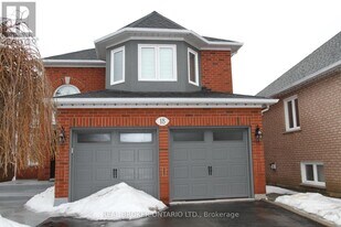 18 Tracie Ct in Vaughan, ON - Building Photo