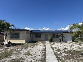 4143 Conway Blvd in Port Charlotte, FL - Building Photo