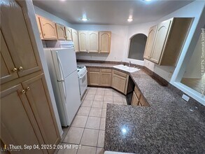 2050 W Warm Springs Rd in Henderson, NV - Building Photo - Building Photo