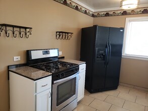 825 E 35th Ave in Spokane, WA - Foto de edificio - Building Photo