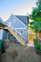 5980 SE Steele St in Portland, OR - Building Photo - Building Photo