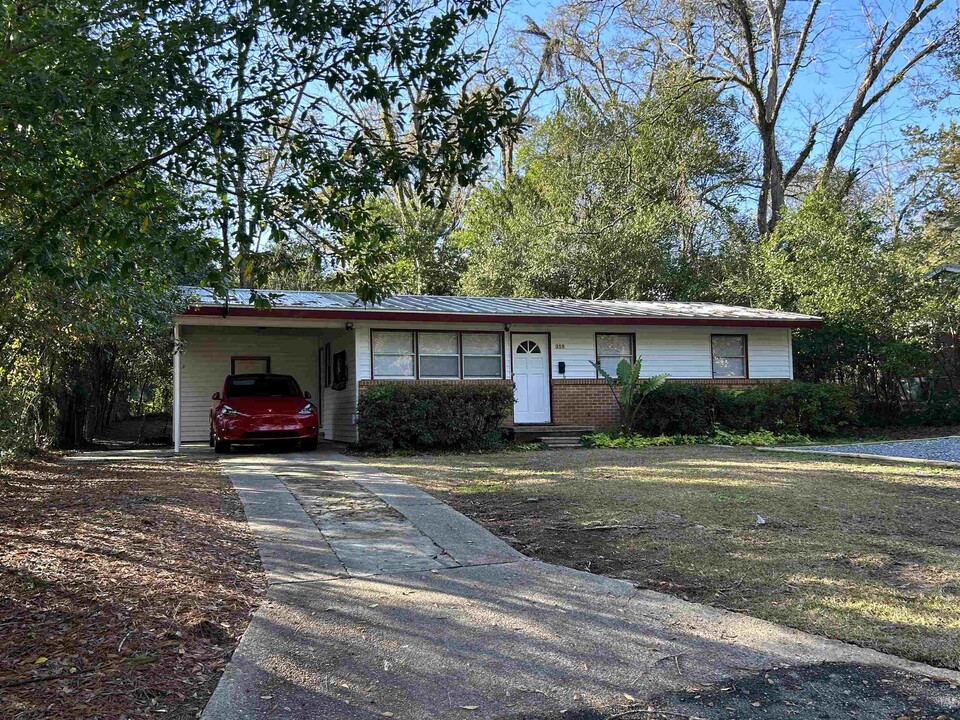 318 Meadowbrook Ln in Tallahassee, FL - Building Photo