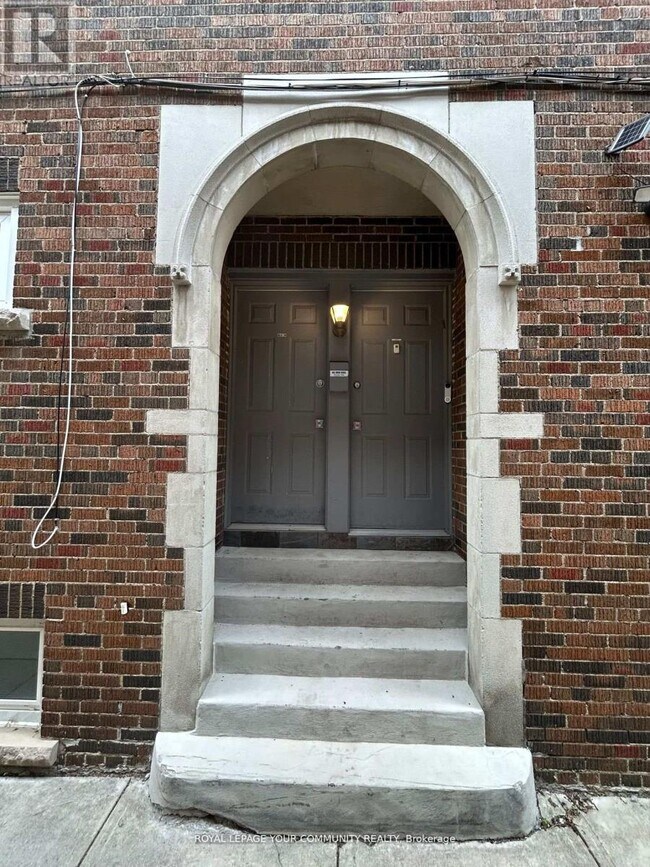 32 Glen Echo Rd in Toronto, ON - Building Photo - Building Photo