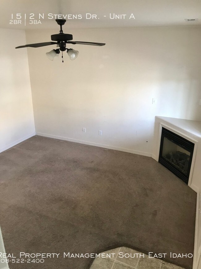 1512 N Stevens Dr-Unit -Unit A in Idaho Falls, ID - Building Photo - Building Photo