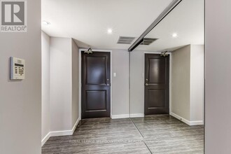 30 Wellington St E in Toronto, ON - Building Photo - Building Photo