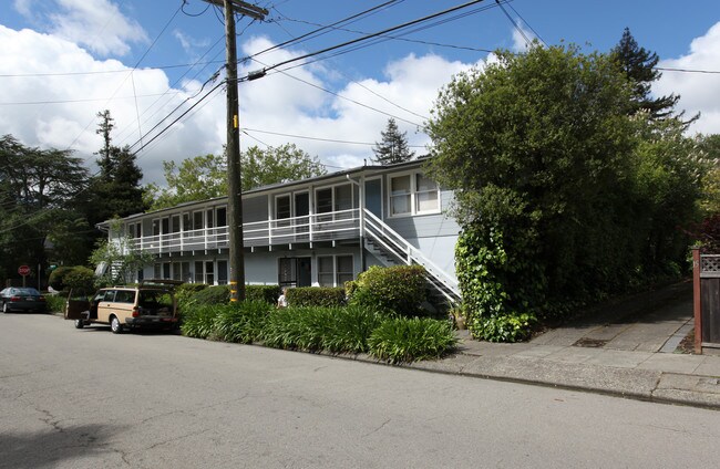 25 Willow Ave in Corte Madera, CA - Foto de edificio - Building Photo