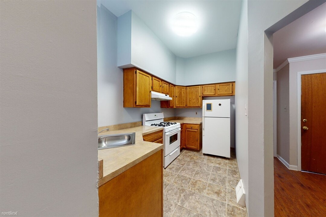 1707 W Diamond St Photo