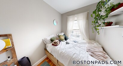 13 Pleasant St in Cambridge, MA - Building Photo - Building Photo