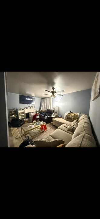 13427 135th Ave in South Ozone Park, NY - Foto de edificio