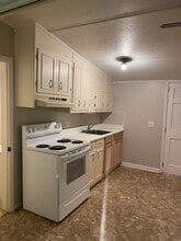 298 Persimmon St in Jesup, GA - Building Photo - Building Photo