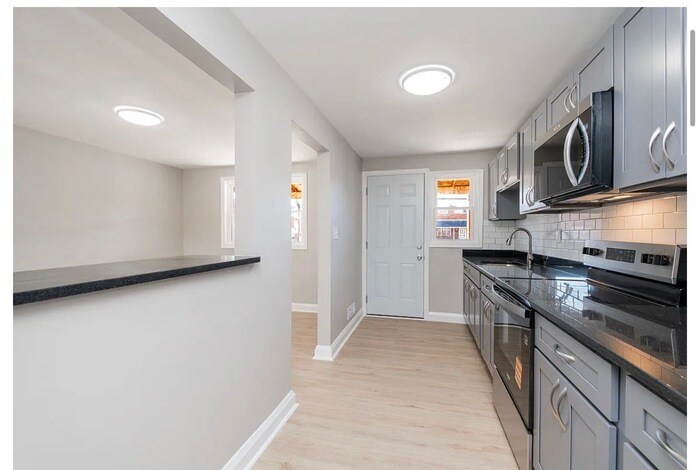 7843 Harold Rd in Dundalk, MD - Building Photo