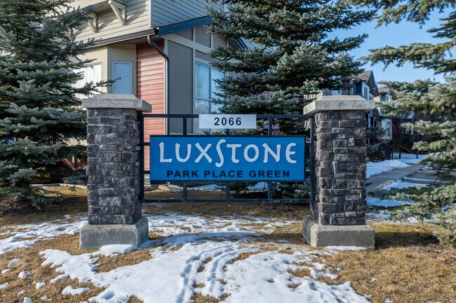 Luxstone Park Place Green in Airdrie, AB - Building Photo - Building Photo