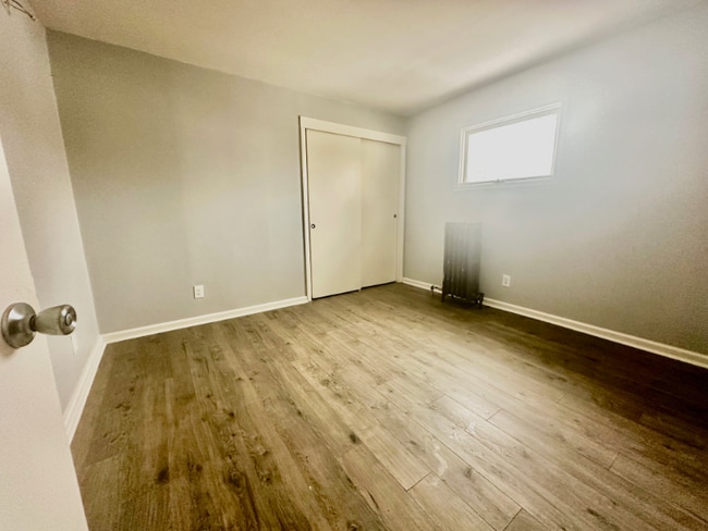 680 Stamp Dr in Elkhart, IN - Foto de edificio - Building Photo