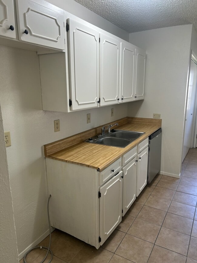 420 Fox Dr in Saginaw, TX - Building Photo - Building Photo