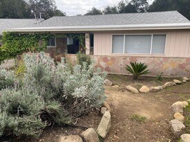 144 N La Luna Ave in Ojai, CA - Building Photo