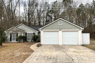 7365 Hunters Ridge Dr in Douglasville, GA - Building Photo