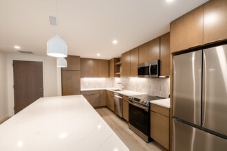 44 Springside in Arlington, NY - Building Photo - Building Photo