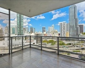 350 S Miami Ave, Unit 1709 in Miami, FL - Building Photo - Building Photo