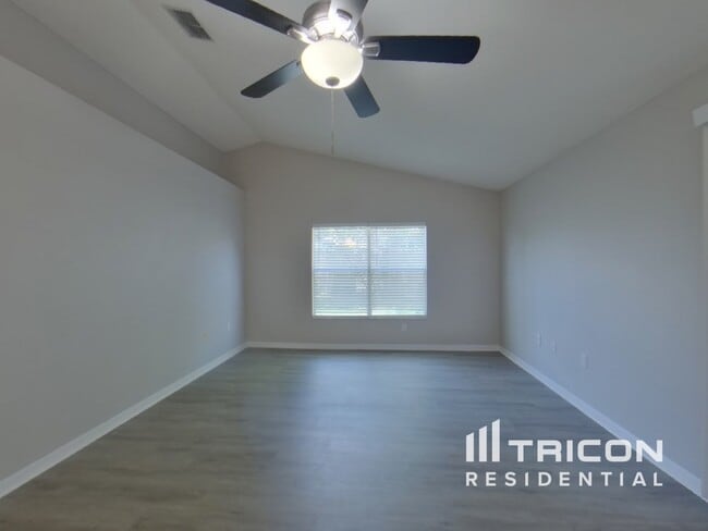 3222 Crestwood Forest Dr in Deltona, FL - Building Photo - Building Photo