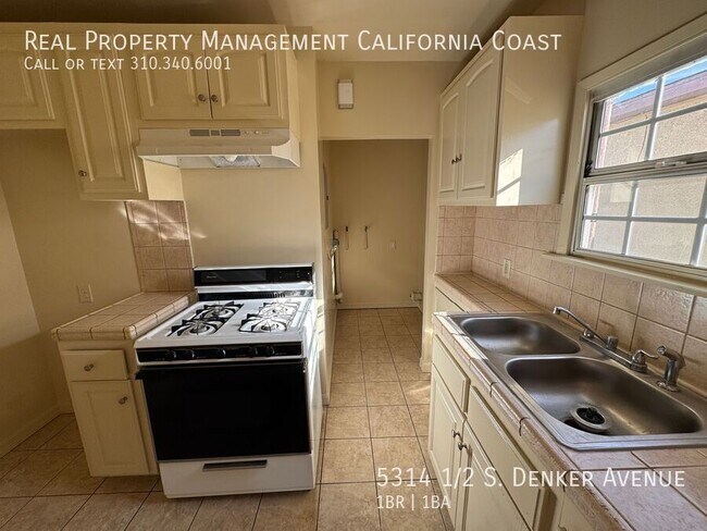 5720 1/2 Denker Ave in Los Angeles, CA - Building Photo - Building Photo