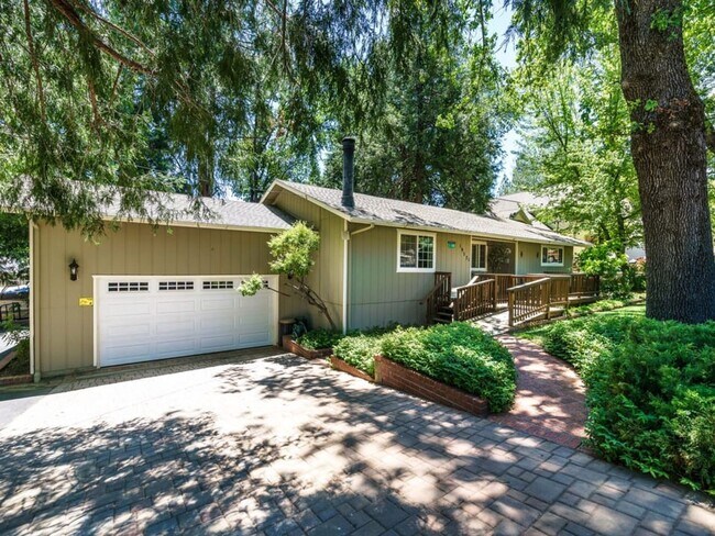 19571 Chaffee Cir in Groveland, CA - Building Photo - Building Photo