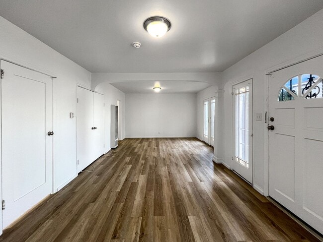 property at 1454 W 39th St