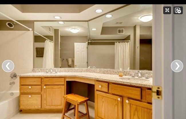 1304F Garden Wall Cir in Reston, VA - Building Photo - Building Photo