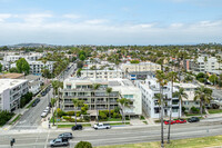 3901 E Livingston Dr in Long Beach, CA - Foto de edificio - Building Photo